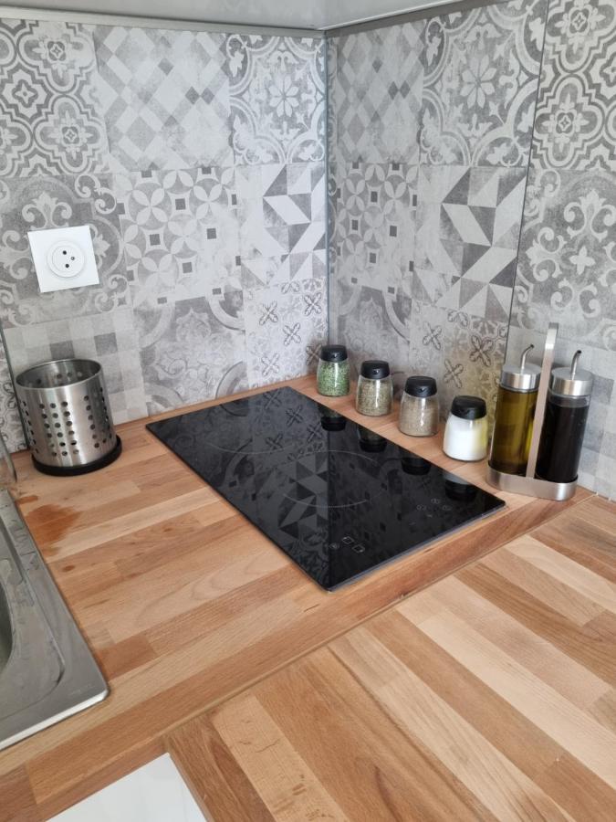 Studio Cabine Refait A Neuf A 3 Minutes A Pied De La Plage Apartment Le Grau-du-Roi Bagian luar foto
