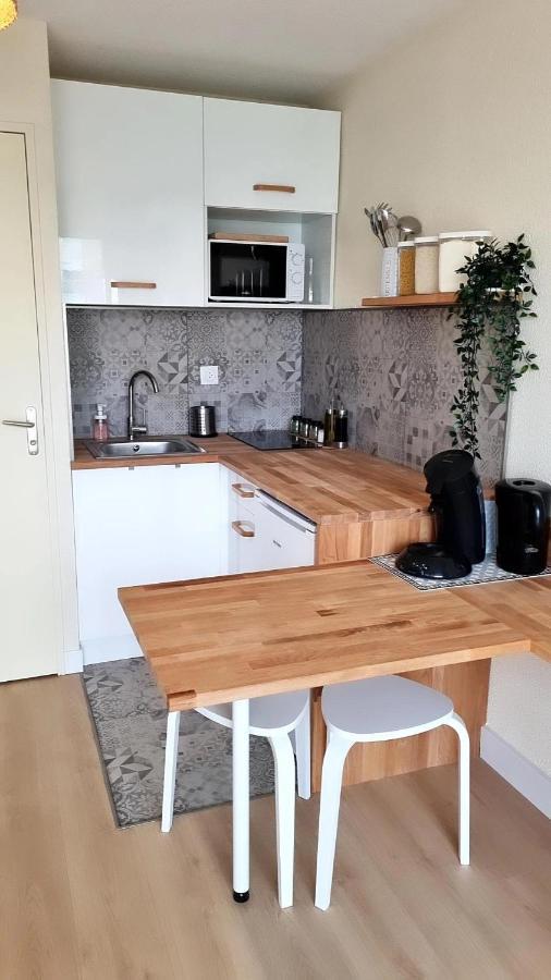 Studio Cabine Refait A Neuf A 3 Minutes A Pied De La Plage Apartment Le Grau-du-Roi Bagian luar foto