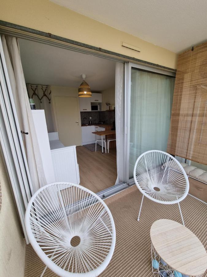 Studio Cabine Refait A Neuf A 3 Minutes A Pied De La Plage Apartment Le Grau-du-Roi Bagian luar foto